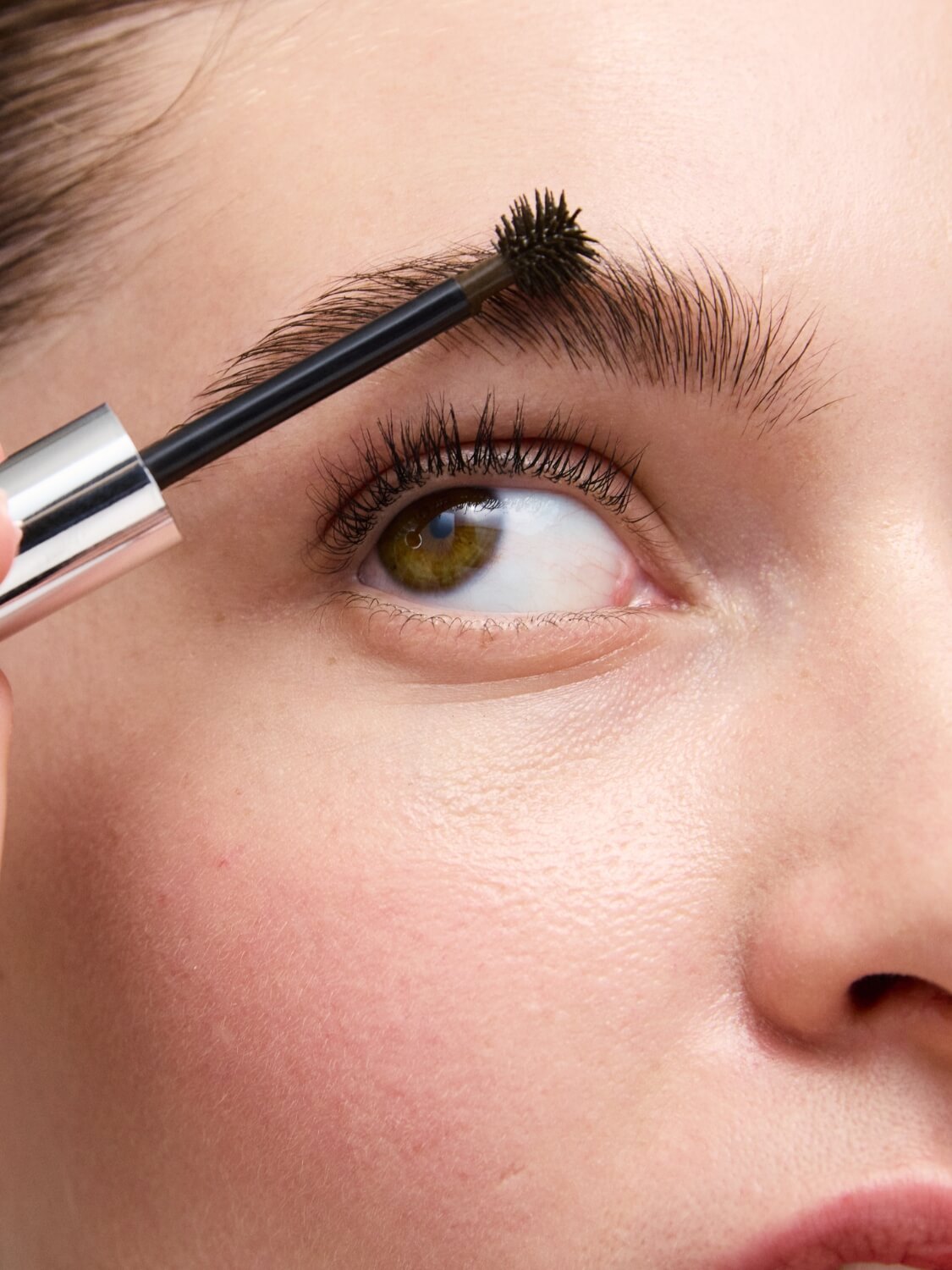 Brow Builder uzacu tuša, medium brown